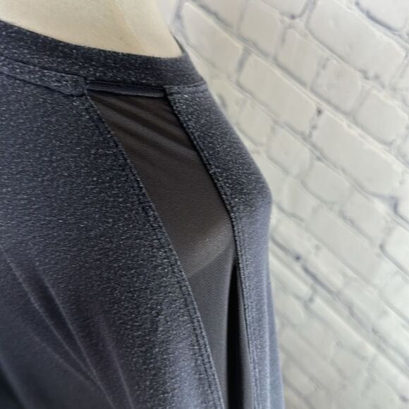 🔵 Athleta Navy Blue Long Sleeve Workout Top - Size Small - Picture 3 of 4